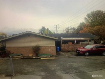 10024 Des Moines Mem Dr S , Seattle, WA 98168