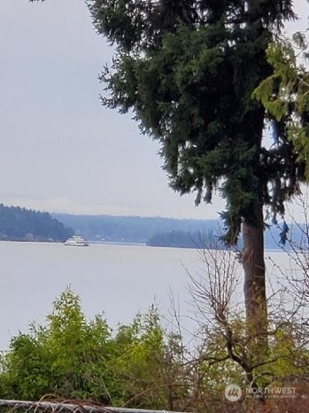 610 1st Street , Steilacoom, WA 98388