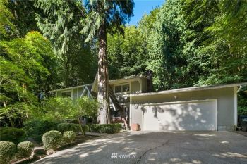 8205 Blakely Court W, Bainbridge Island, WA 98110