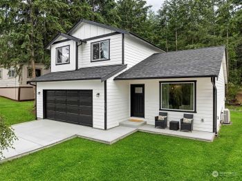 13510 215th Avenue E, Bonney Lake, WA 98391