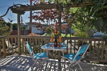 5779 Menlo Beach Lane , Freeland, WA 98249