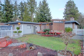 17632 Meridian Avenue N, Shoreline, WA 98133