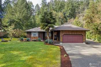 1276 12th Court , Fox Island, WA 98333