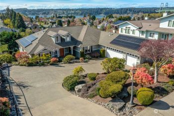 702 N Karl Johan Avenue , Tacoma, WA 98406-1061
