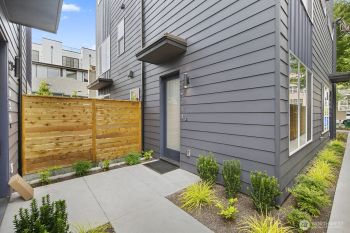9021 A 13th Avenue NW, Seattle, WA 98117