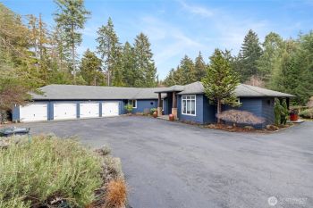1041 Makah Place , Fox Island, WA 98333