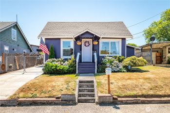 1000 Harris Street , Kelso, WA 98626