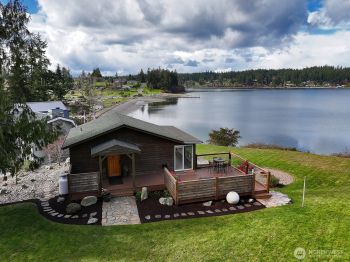 1679 Hazen Shores Court , Freeland, WA 98249