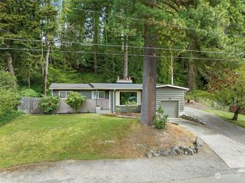 568 N 185th Place , Shoreline, WA 98133