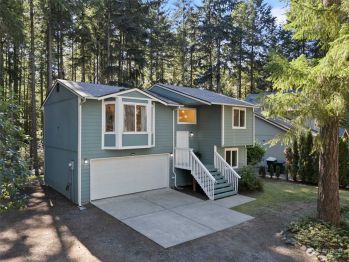 22709 Briarwood Court SE, Yelm, WA 98597-8982