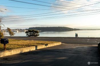 1188 SE Pioneer Way #101, Oak Harbor, WA 98277