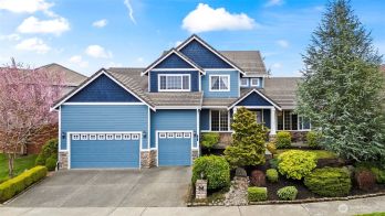 38 Mount Rainier Loop E, Bonney Lake, WA 98391
