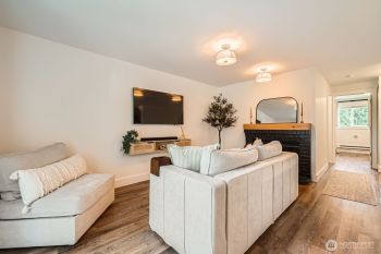 14002 NE 181st Place #A302, Woodinville, WA 98072