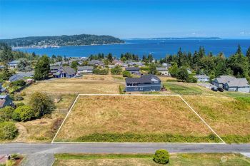 12064 NE South Villa Drive , Kingston, WA 98346