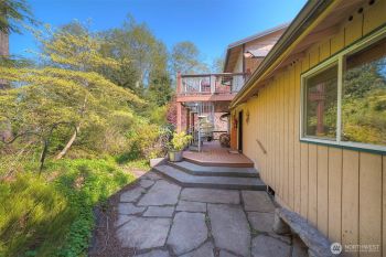 5392 NE Gamblewood Road , Kingston, WA 98346