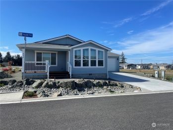 835 N Violet Avenue , Sequim, WA 98382