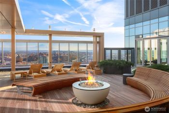 800 Columbia Street #3208, Seattle, WA 98104