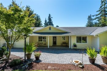 442 E Shumway Road , Camano Island, WA 98282