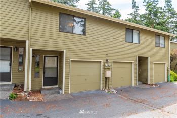 111 NW Columbia Drive #A-3, Oak Harbor, WA 98277