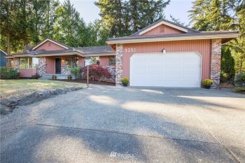 9251 Glacier View Drive NW, Silverdale, WA 98383