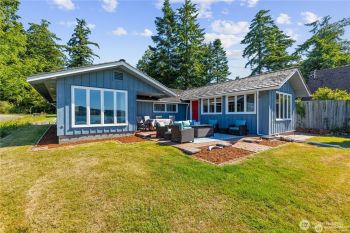 4448 South Shore Drive , Anacortes, WA 98221