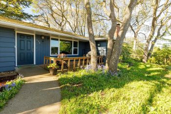 698 SE Jerome Street , Oak Harbor, WA 98277