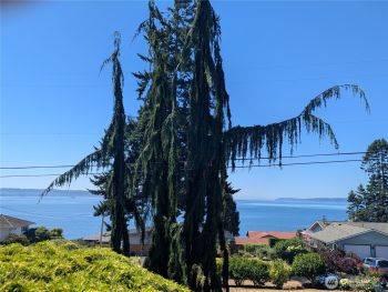 327 Priest Point Drive NW, Marysville, WA 98271