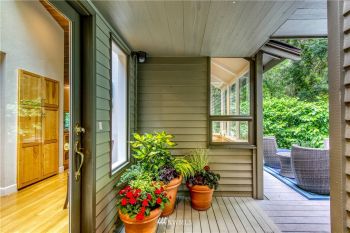 1819 Eagle Harbor Lane NE #19, Bainbridge Island, WA 98110