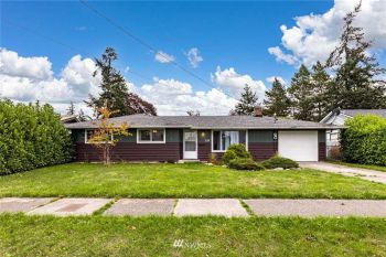 324 NE Queets Street , Oak Harbor, WA 98277