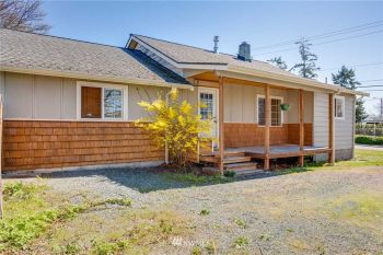 950 SE 8th Avenue , Oak Harbor, WA 98277
