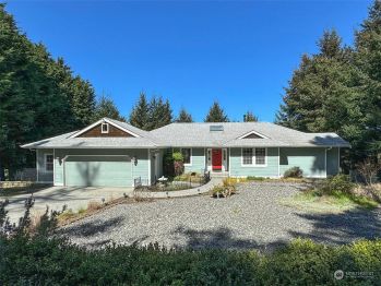 110 Henkes Road , Sequim, WA 98382