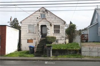 820 Park Avenue , Bremerton, WA 98337