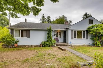 6925 S 120th Place , Seattle, WA 98178