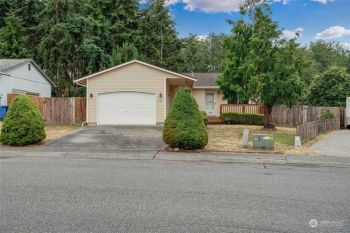 765 NW Quarterdeck Loop , Oak Harbor, WA 98277