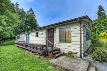6225 NE Center Street , Suquamish, WA 98392