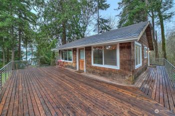 16224 Reitan Road NE, Bainbridge Island, WA 98110