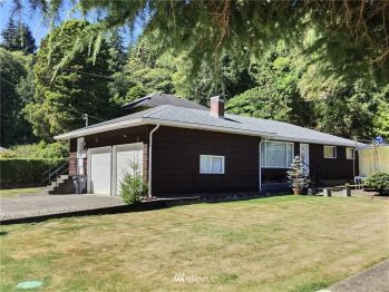 713 Grand Avenue , Hoquiam, WA 98550