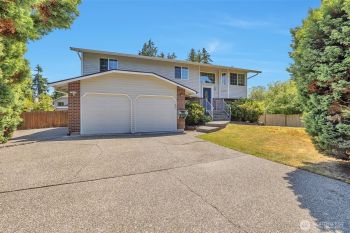 7906 211 Place SW, Edmonds, WA 98026