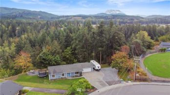 275 Ridge Road W, Eatonville, WA 98328
