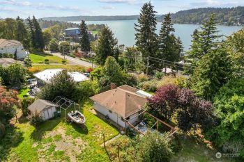 6812 Lake Washington Boulevard SE, Newcastle, WA 98056