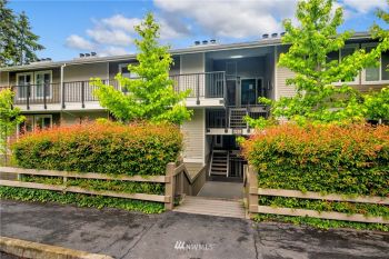 3224 80th Avenue SE #5, Mercer Island, WA 98040