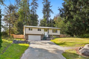 1526 Lake Drive , Camano Island, WA 98282