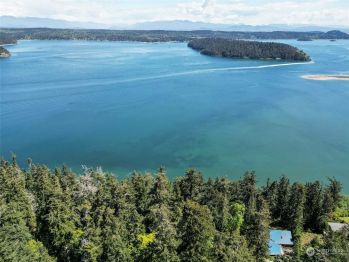 5296 Anglers Haven Drive , Oak Harbor, WA 98277