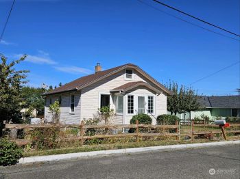 215 Motor Avenue , Port Angeles, WA 98362