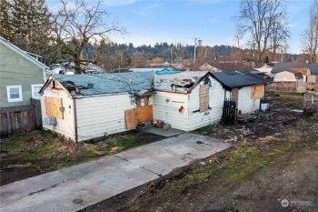 105 Wayne Avenue , Pacific, WA 98047