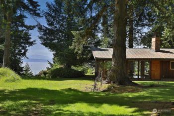 6256 Neupert Road , Freeland, WA 98249