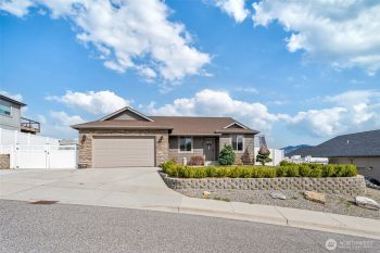 609 S James Avenue , East Wenatchee, WA 98802