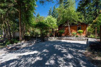 619 Dolphin Drive , Freeland, WA 98249