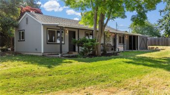 50 SE O'Leary Street , Oak Harbor, WA 98277
