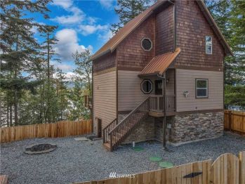 17145 Lakepoint Drive SE, Yelm, WA 98597